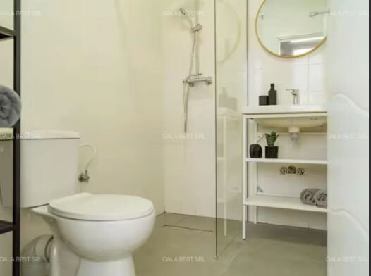Sala Palatului, vanzare 2 spatii cazare AirBnb si Booking.