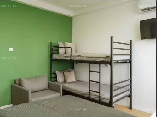 Sala Palatului, vanzare 2 spatii cazare AirBnb si Booking.